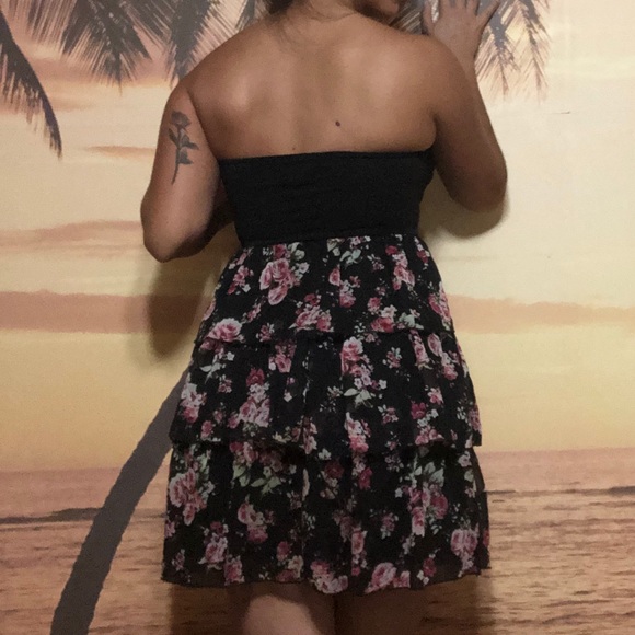 Dress - Picture 3 of 3